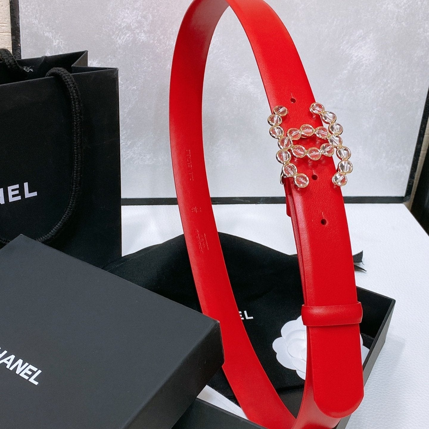 CC BELT 30 MM IN CHERRY RED CALFSKIN PEARL LOGO WITH GOLD HARDWARE - 30