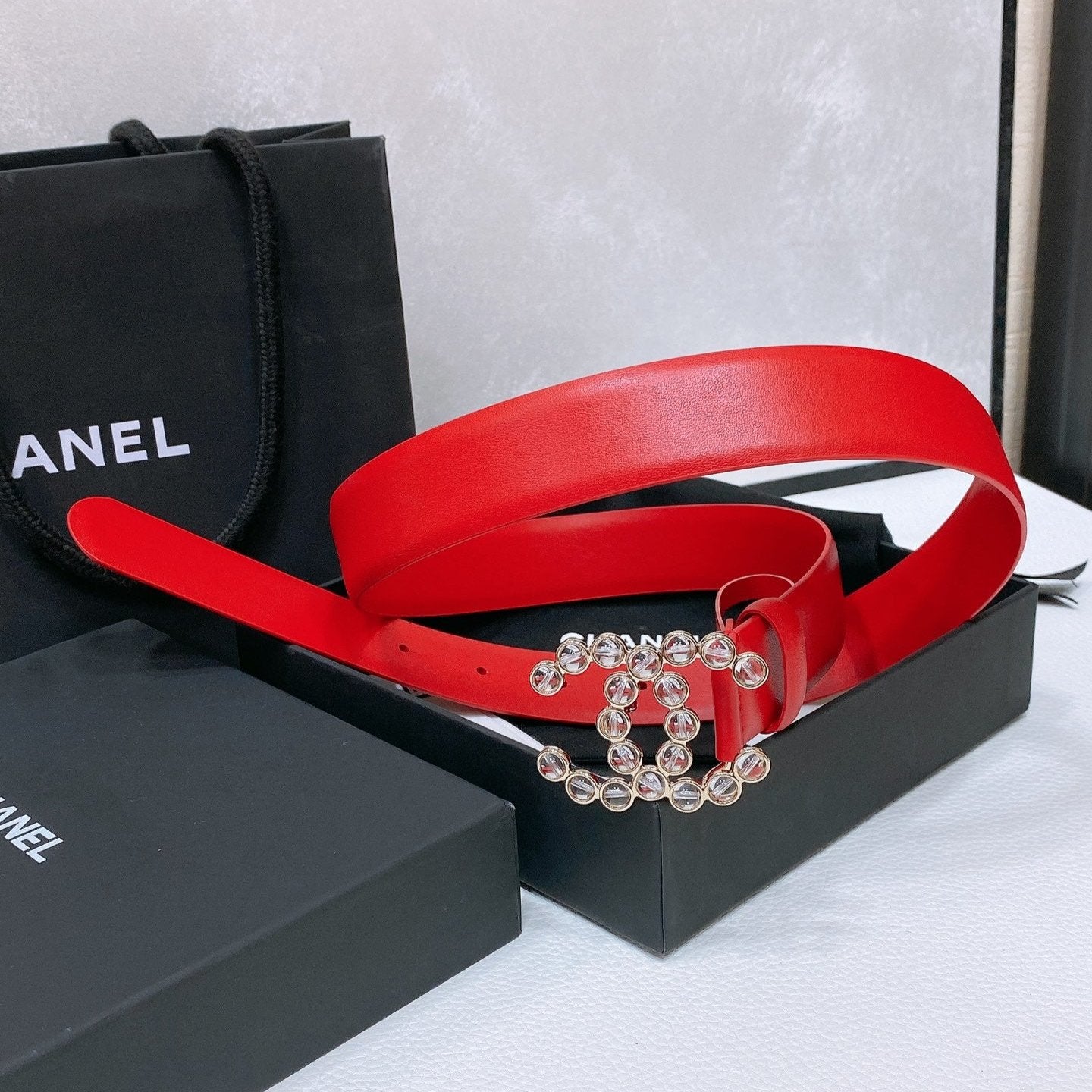 CC BELT 30 MM IN CHERRY RED CALFSKIN PEARL LOGO WITH GOLD HARDWARE - 30