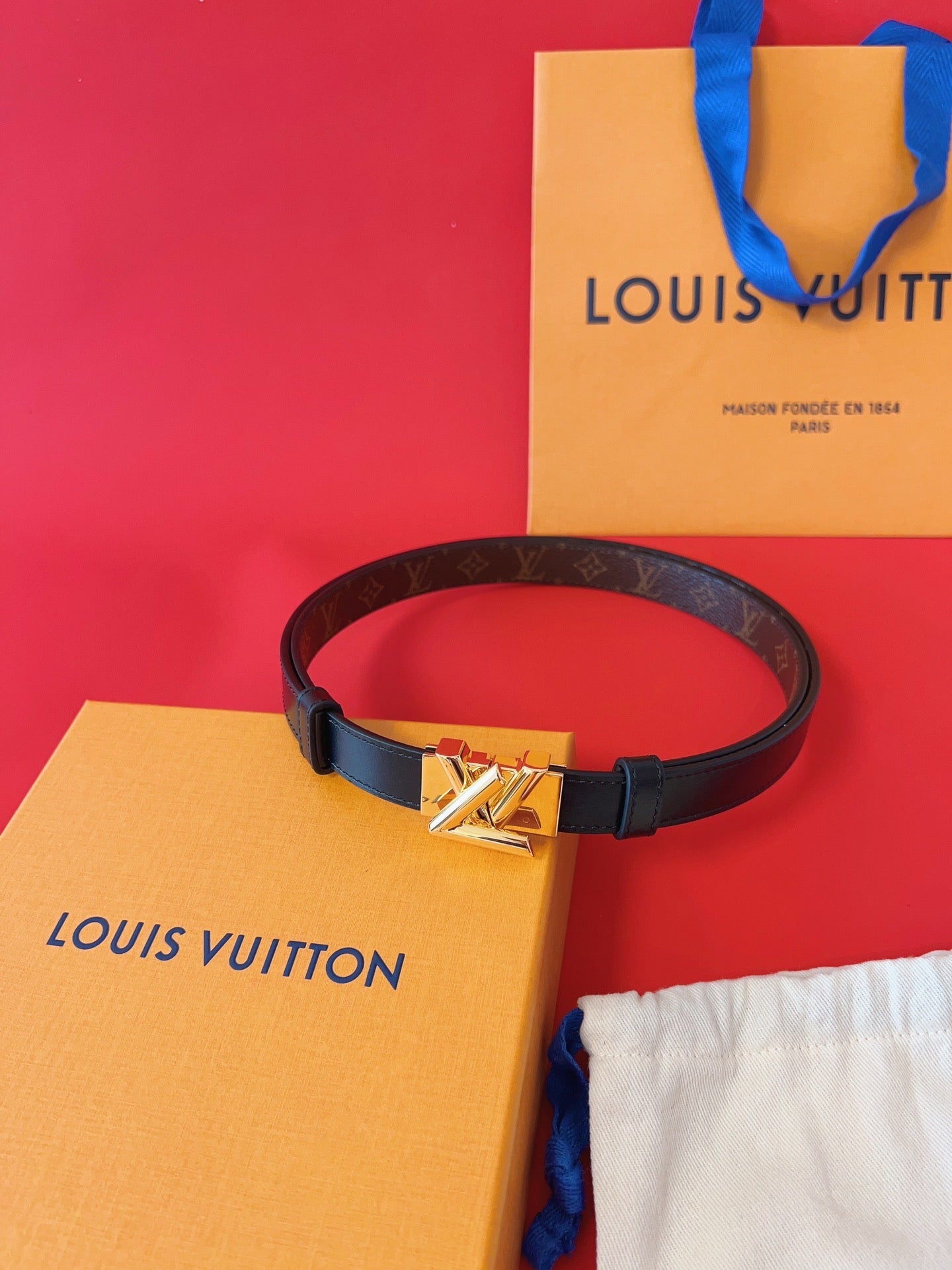 LV GO-14 20MM BELT IN BLACK CALFSKIN GOLD HARDWARE - 30