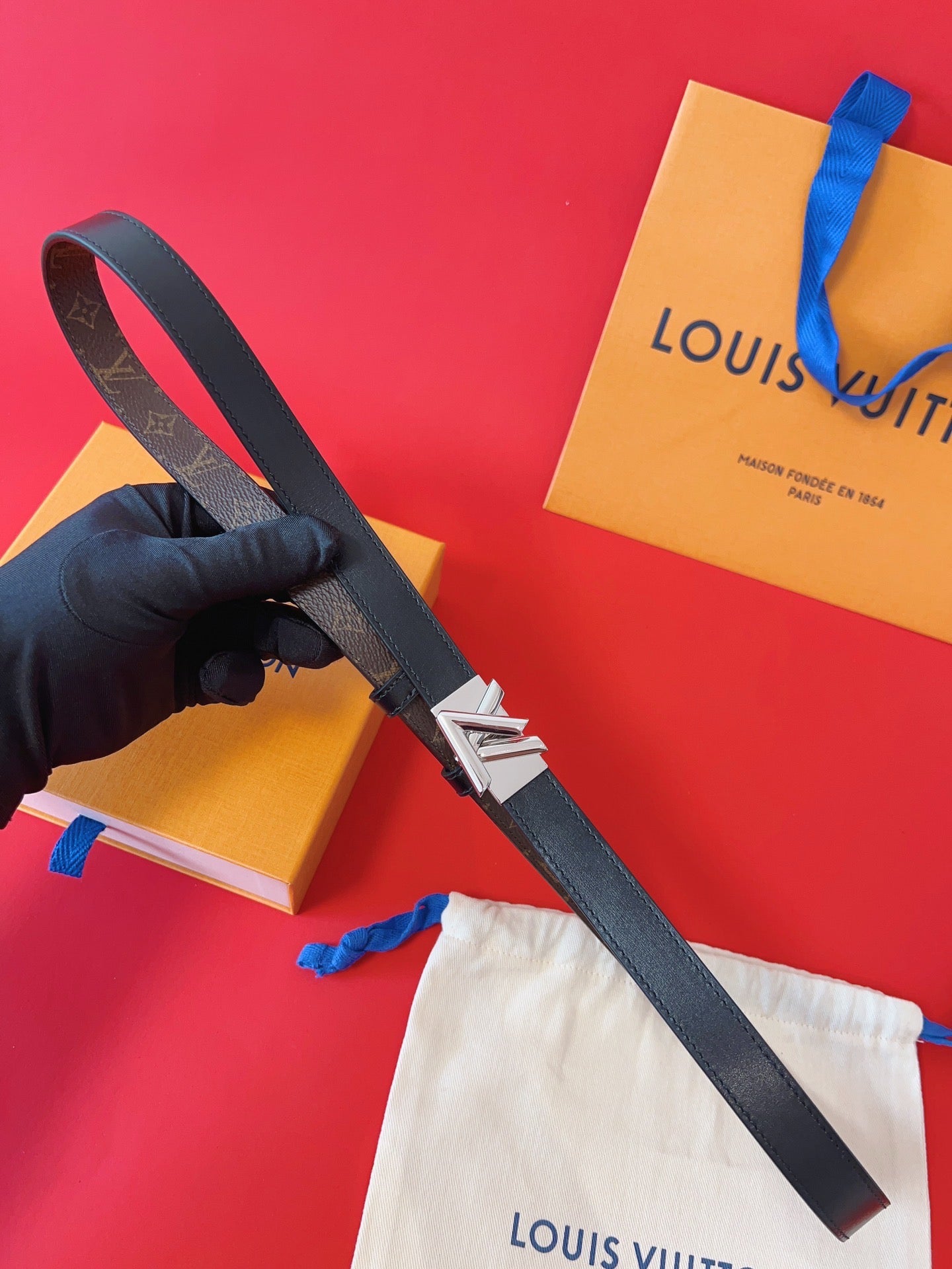 LV GO-14 20MM BELT IN BLACK CALFSKIN SILVER HARDWARE - 30