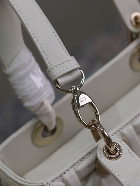 СУМКА LADY BAG 24 З ТІЛОВОЇ ШКІРИ КАННАЖ БІЛОГО КОЛЬОРУ З ШАРМАМИ З МЕТАЛУ БЛІДОГО ЗОЛОТОГО ВІДТІНКУ