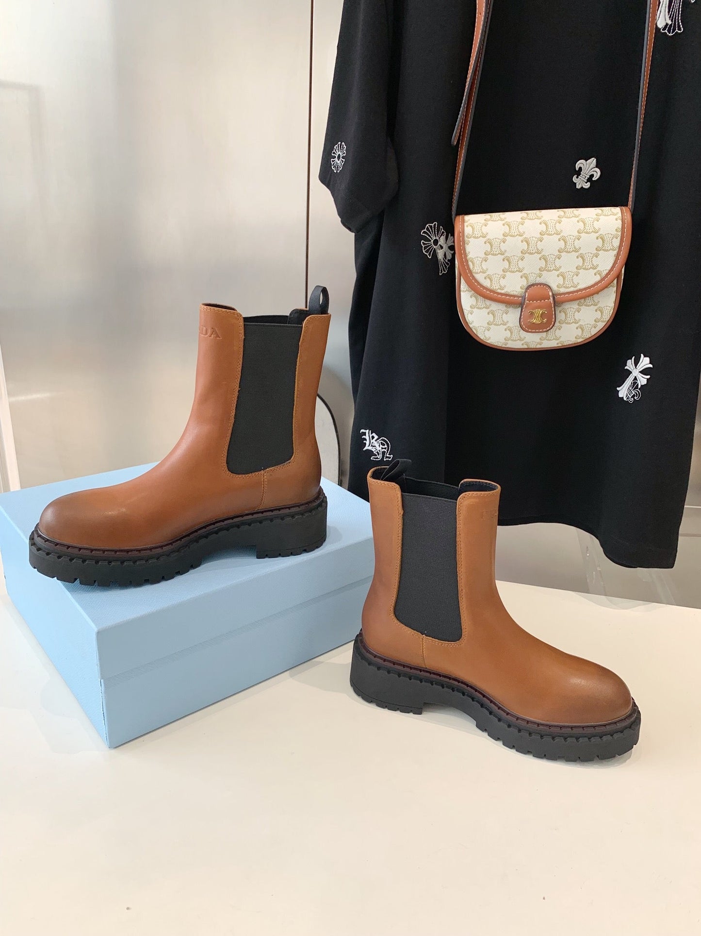 ANKLE BOOTS IN CINNAMON BROWN CALFSKIN - 35
