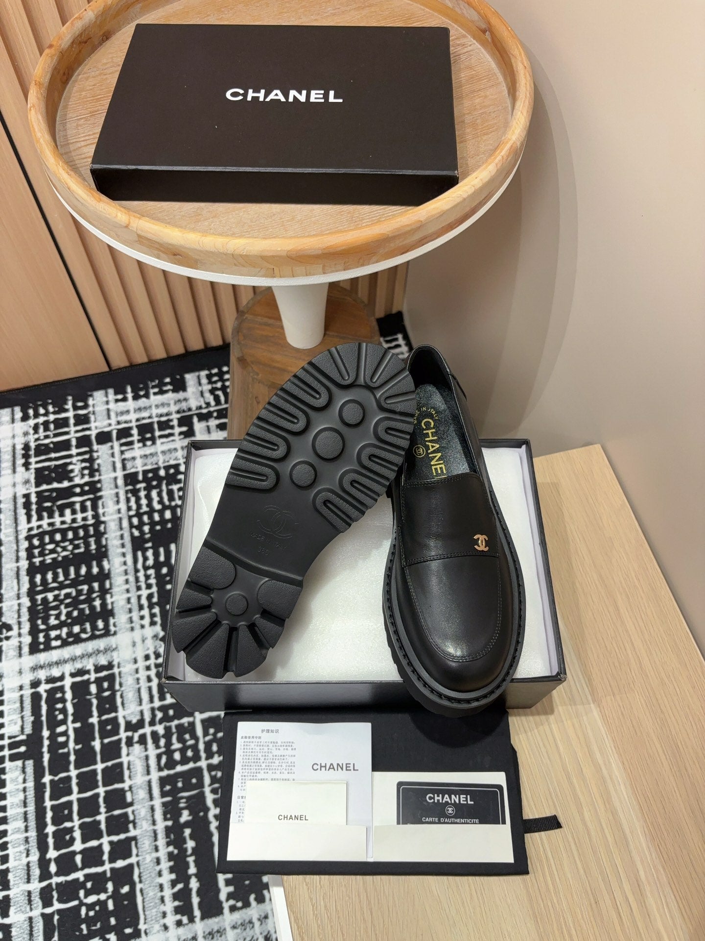 CC MOCCASINS IN BLACK CALFSKIN - 35