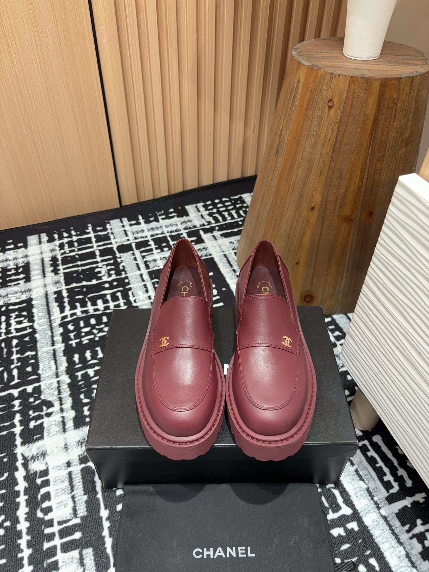 CC MOCCASINS IN BURGUNDY RED CALFSKIN - 35