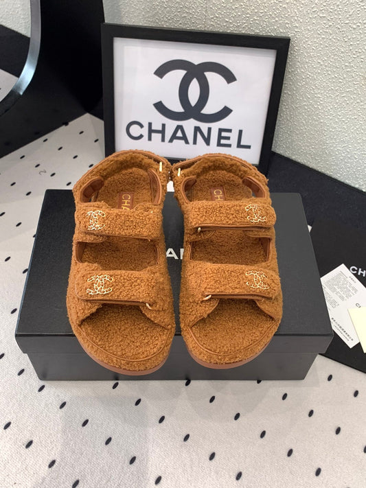 CC DAD SANDAL BRONZE BROWN LAMB FUR - 35