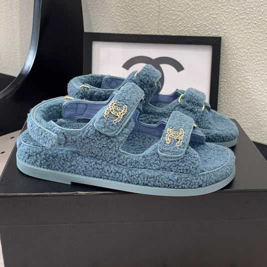 CC DAD SANDAL AEGEAN BLUE LAMB FUR - 35