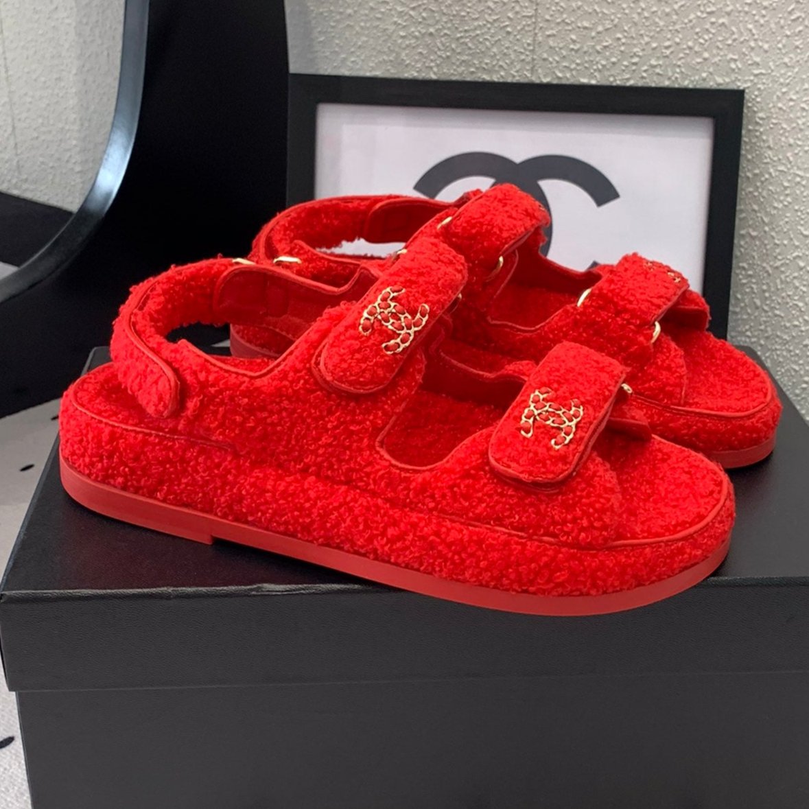 CC DAD SANDAL CRIMSON RED LAMB FUR - 35