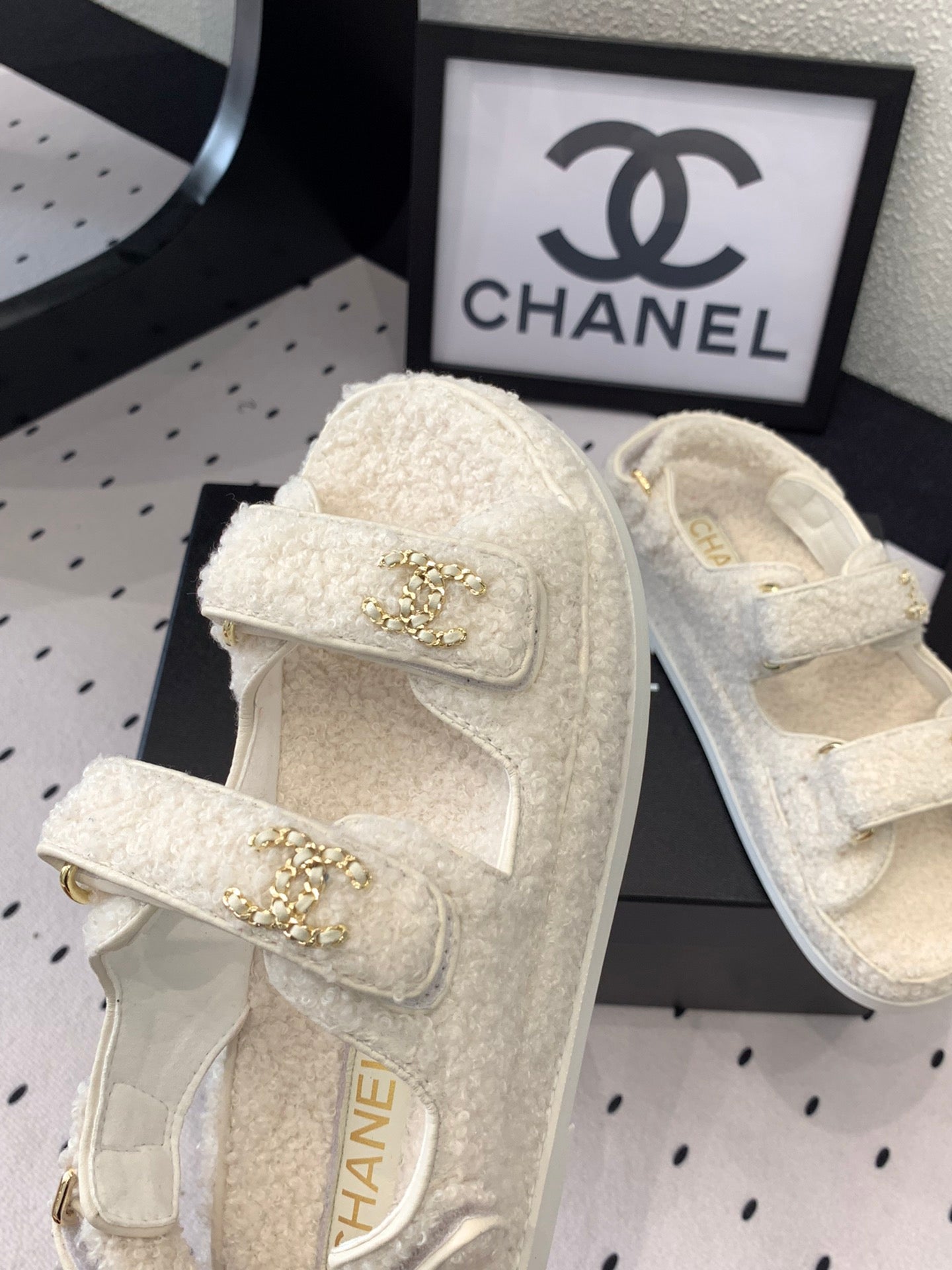 CC DAD SANDAL WHITE LAMB FUR - 35