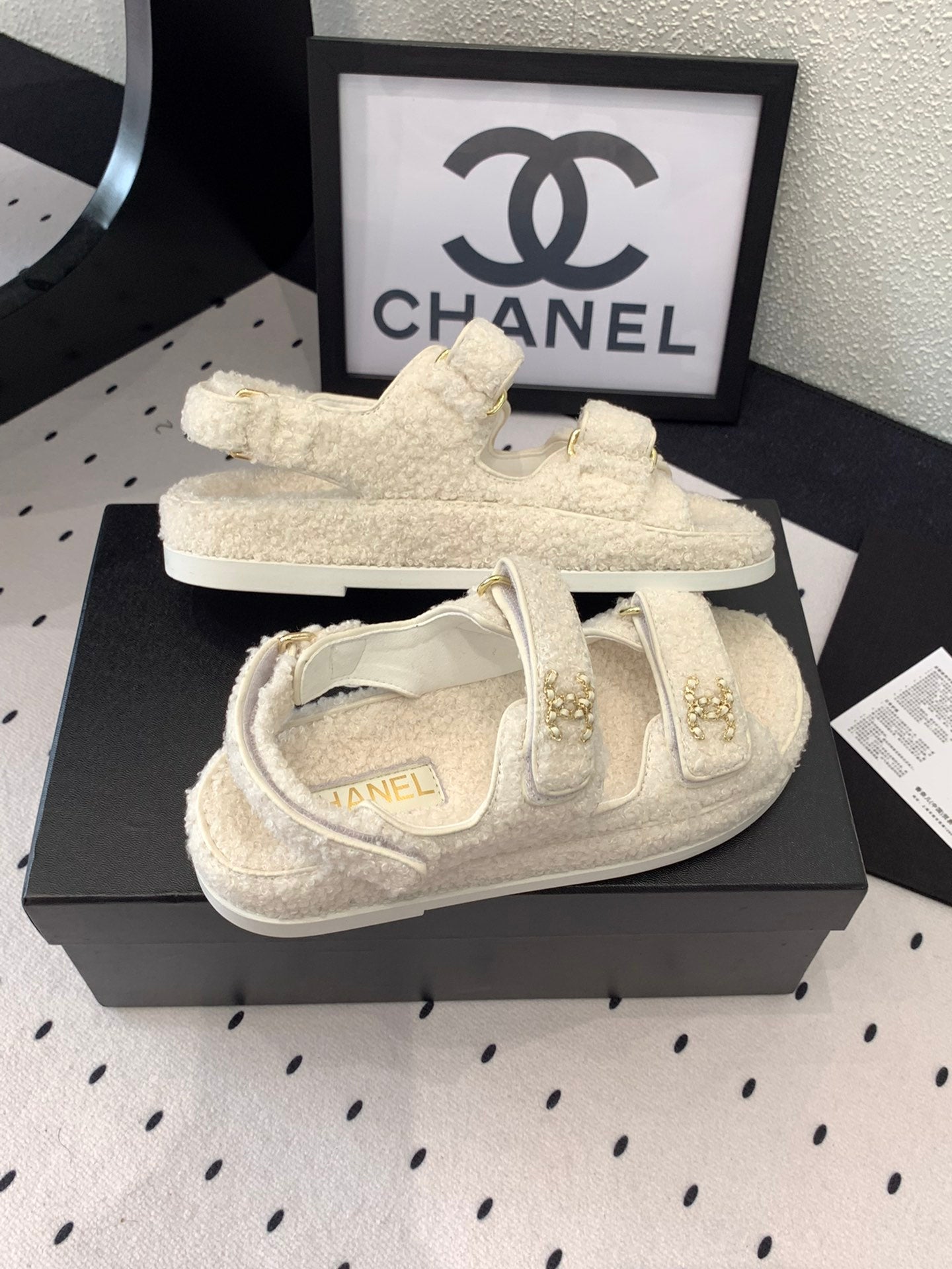 CC DAD SANDAL WHITE LAMB FUR - 35