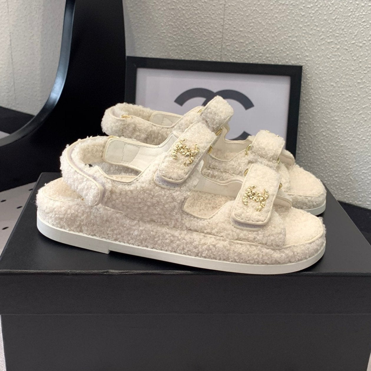 CC DAD SANDAL WHITE LAMB FUR - 35