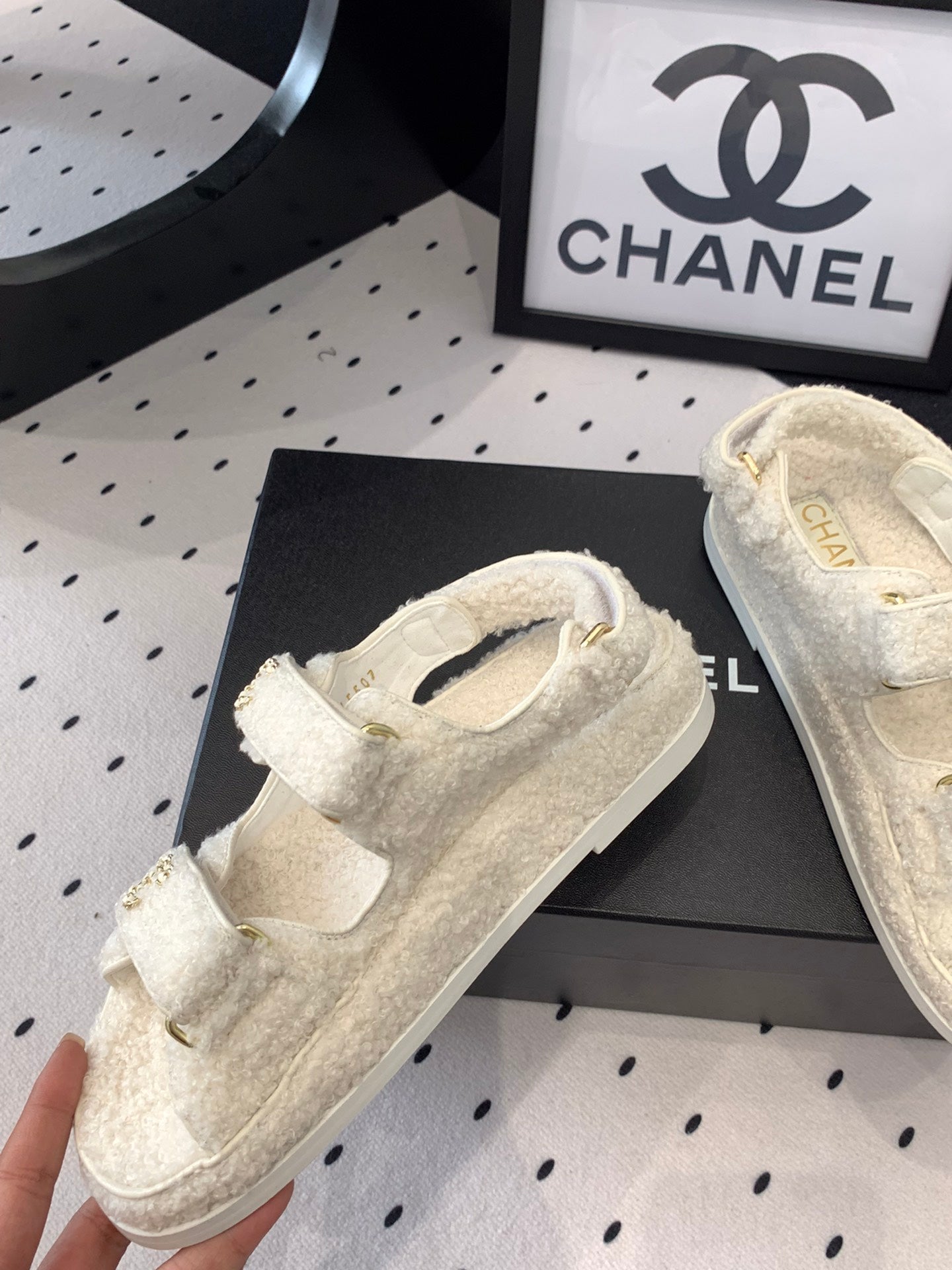 CC DAD SANDAL WHITE LAMB FUR - 35