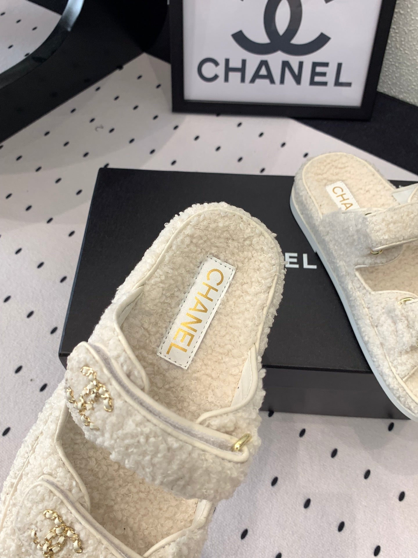 CC DAD SANDAL MULE IN WHITE LAMB FUR - 35