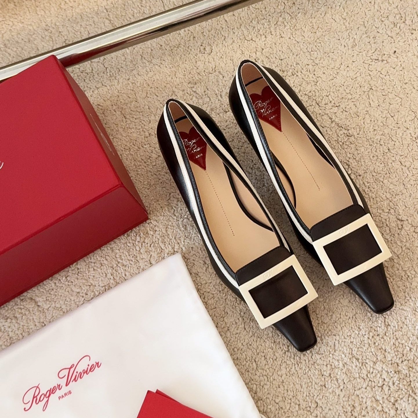 VIV’ CANARD PUMPS IN BLACK SHINY CALFSKIN - 34