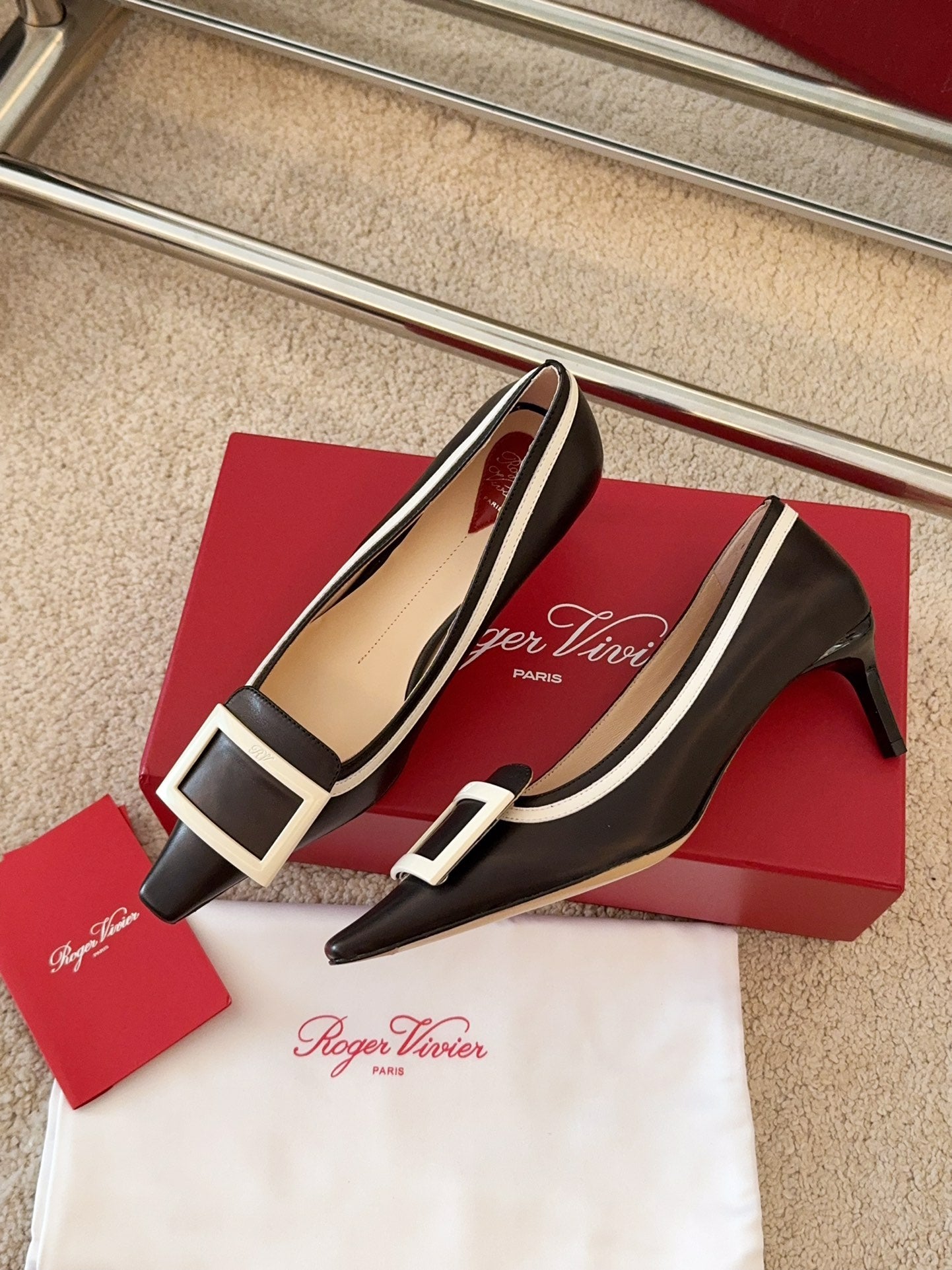 VIV’ CANARD PUMPS IN BLACK SHINY CALFSKIN - 34