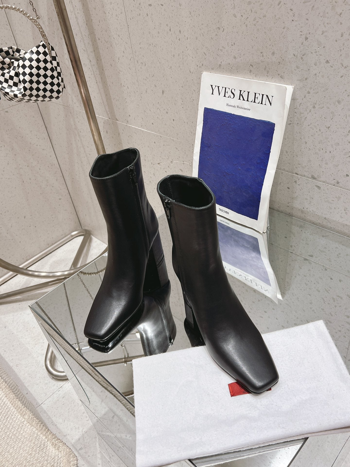 VLOGO THE BOLD EDITION ANKLE BOOT IN BLACK CALFSKIN 70MM - 35
