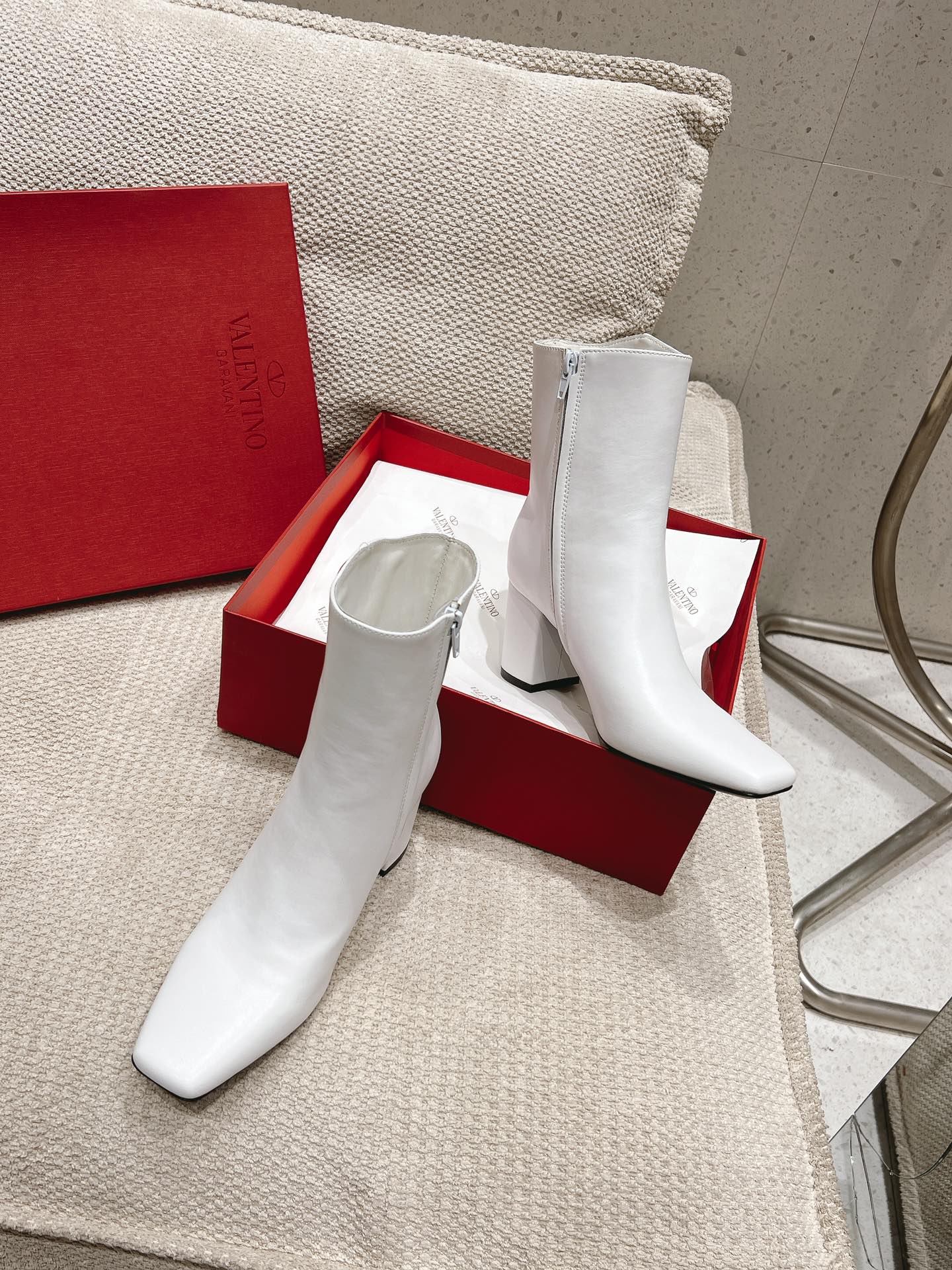 VLOGO THE BOLD EDITION ANKLE BOOT IN WHITE CALFSKIN 70MM - 35