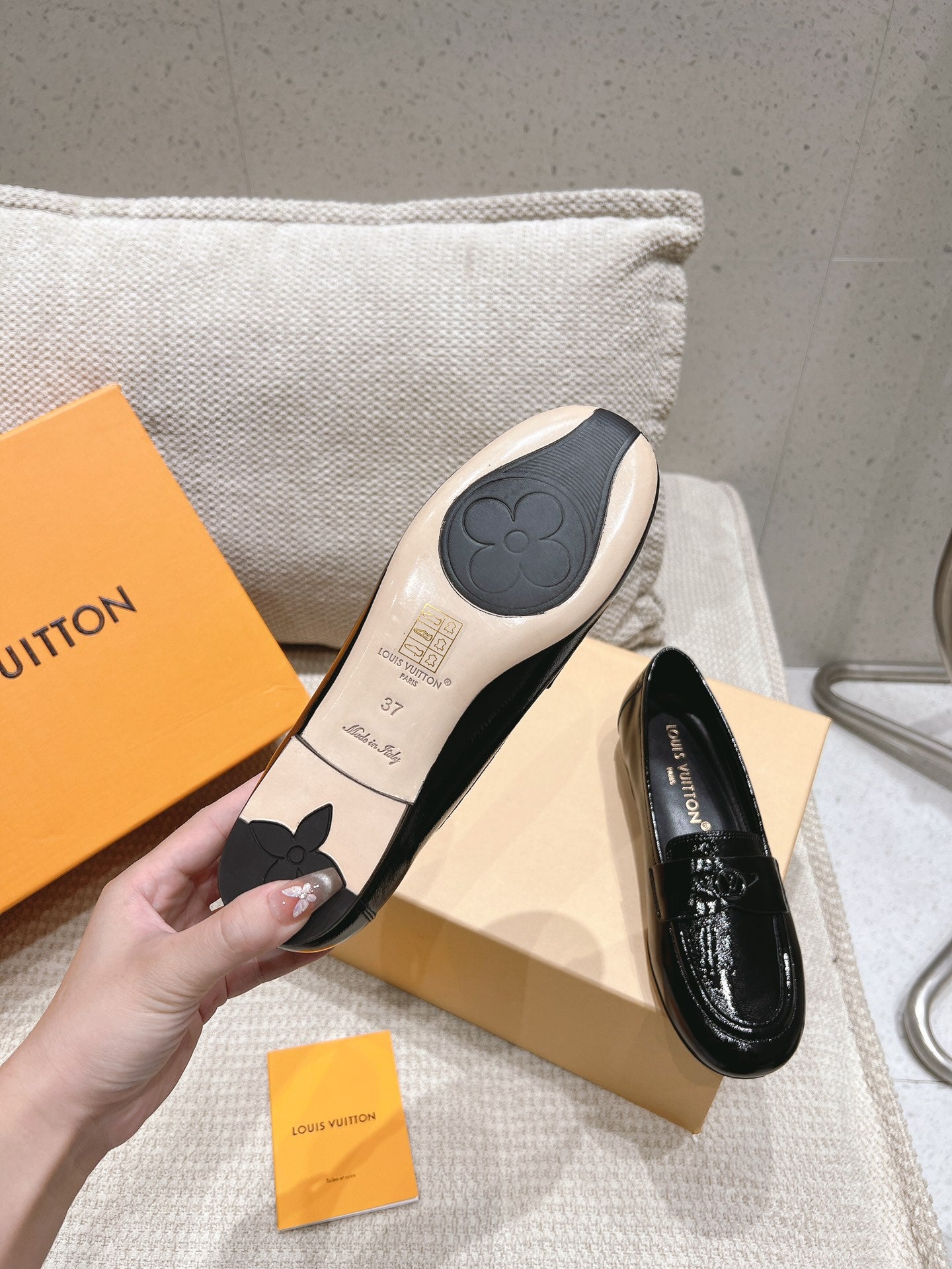 SOHO FLAT LOAFER IN BLACK GLOSSY CALFSKIN - 34