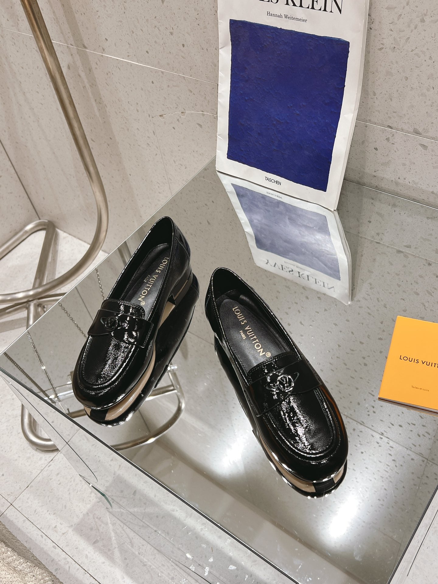 SOHO FLAT LOAFER IN BLACK GLOSSY CALFSKIN - 34