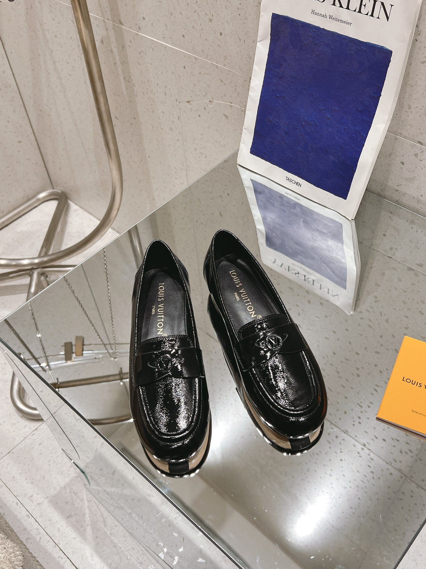 SOHO FLAT LOAFER IN BLACK GLOSSY CALFSKIN - 34