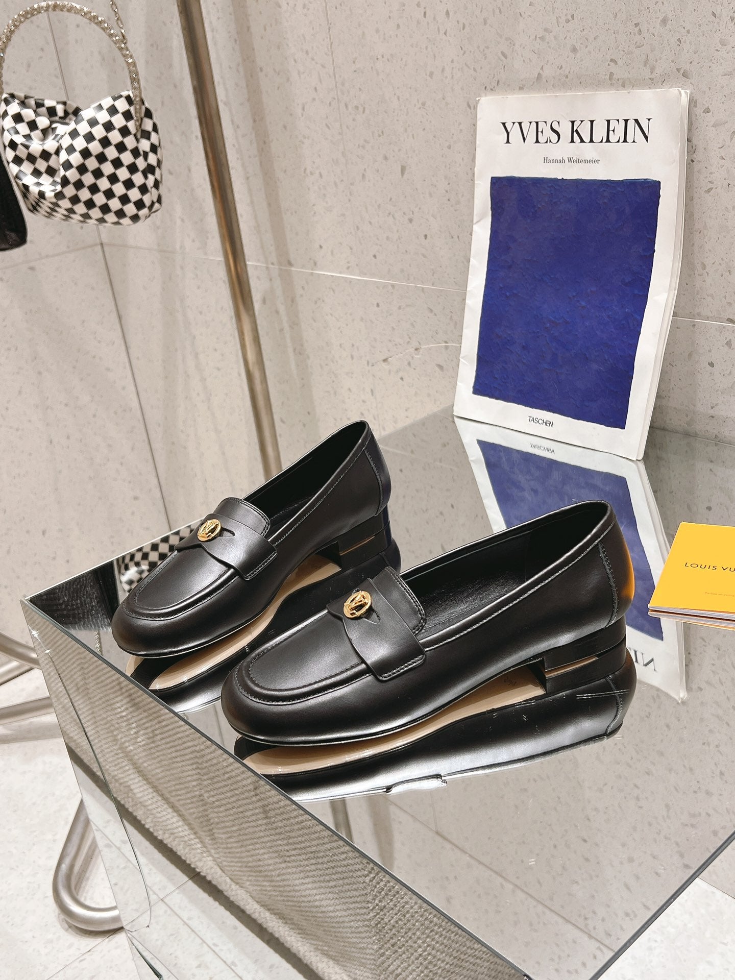 SOHO FLAT LOAFER IN BLACK CALFSKIN - 34