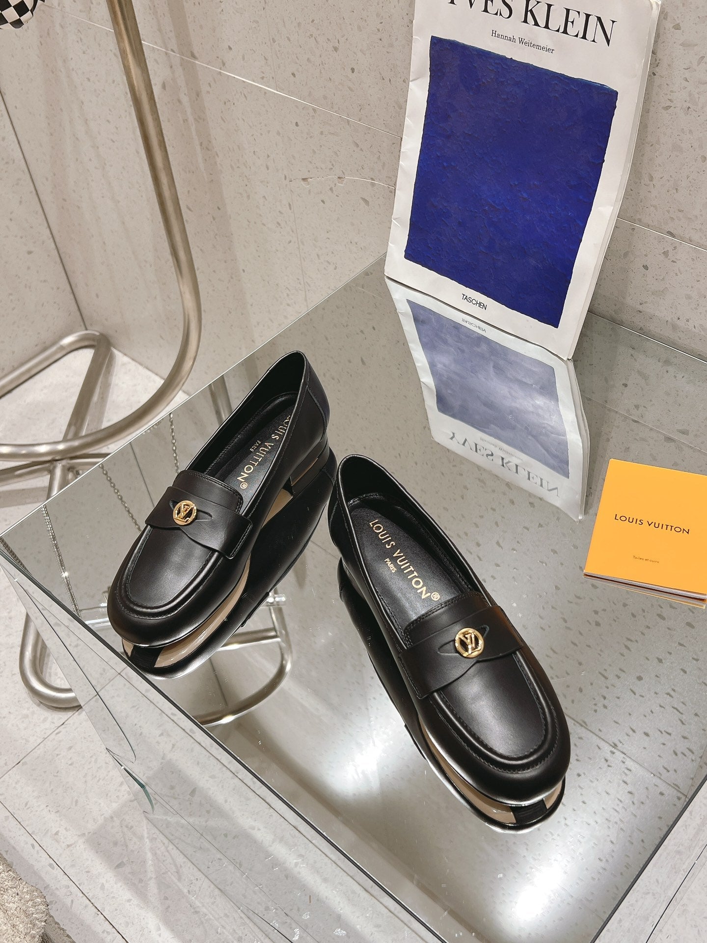 SOHO FLAT LOAFER IN BLACK CALFSKIN - 34