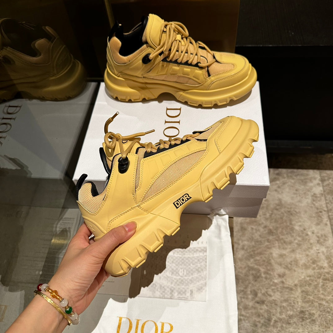 C'EST SNEAKER IN CLASSIC YELLOW CALFSKIN AND BREATHABLE MESH - 35