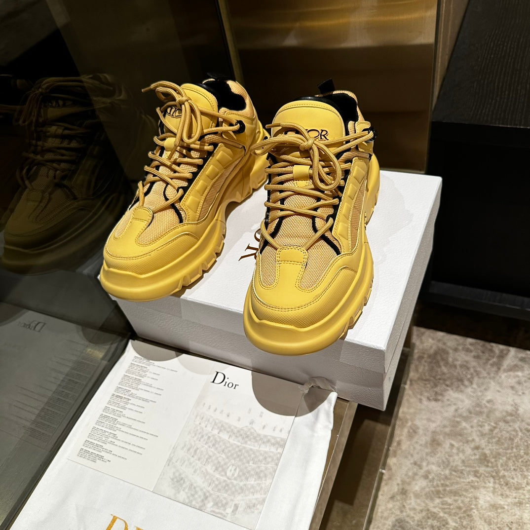 C'EST SNEAKER IN CLASSIC YELLOW CALFSKIN AND BREATHABLE MESH - 35