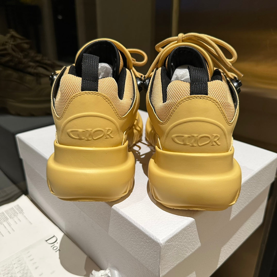 C'EST SNEAKER IN CLASSIC YELLOW CALFSKIN AND BREATHABLE MESH - 35