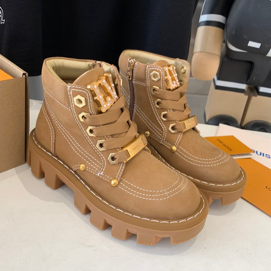 LV CHECKER ANKLE BOOT IN COPPER BROWN SUEDE - 35