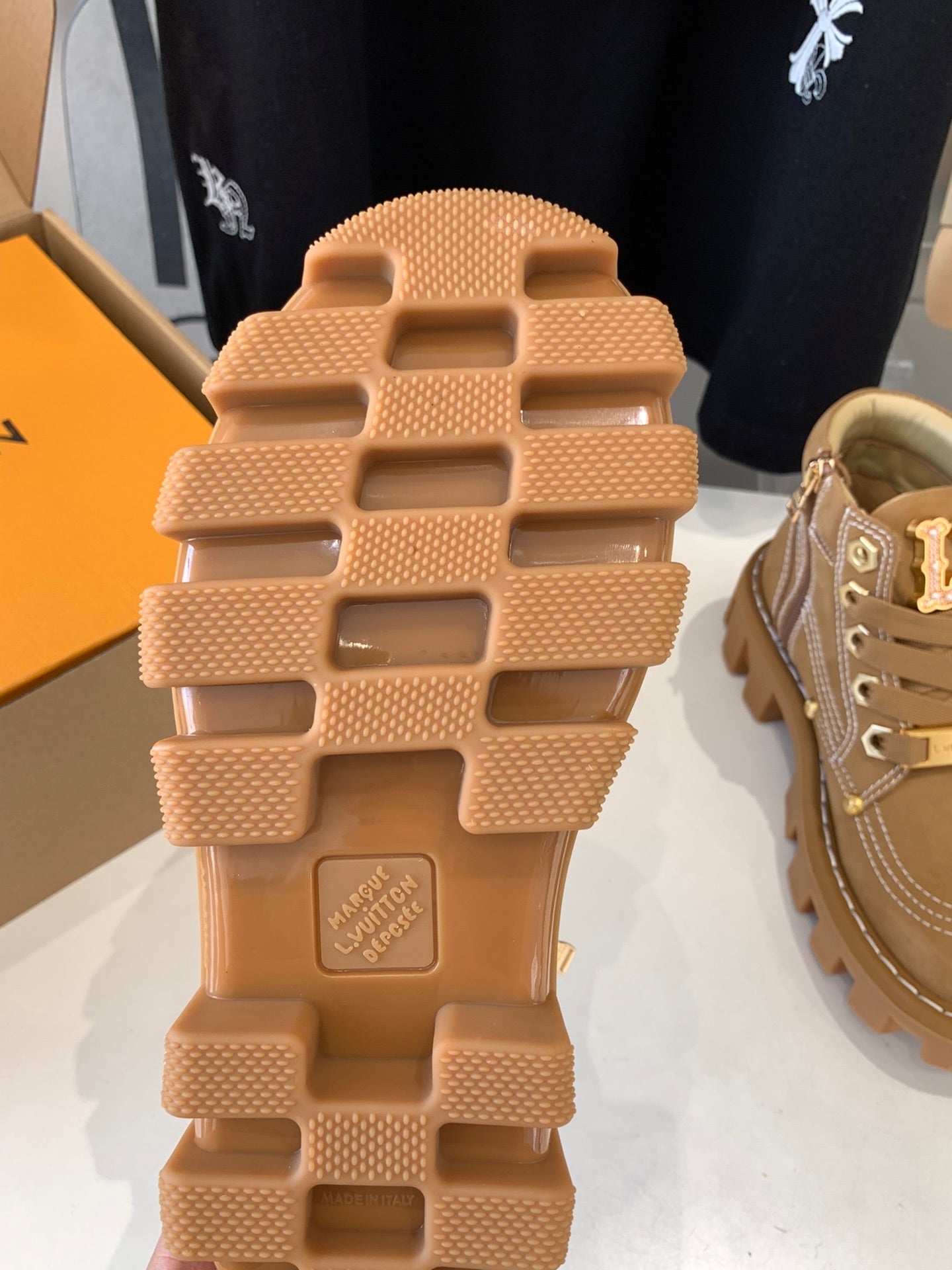 LV CHECKER ANKLE BOOT IN COPPER BROWN SUEDE - 35