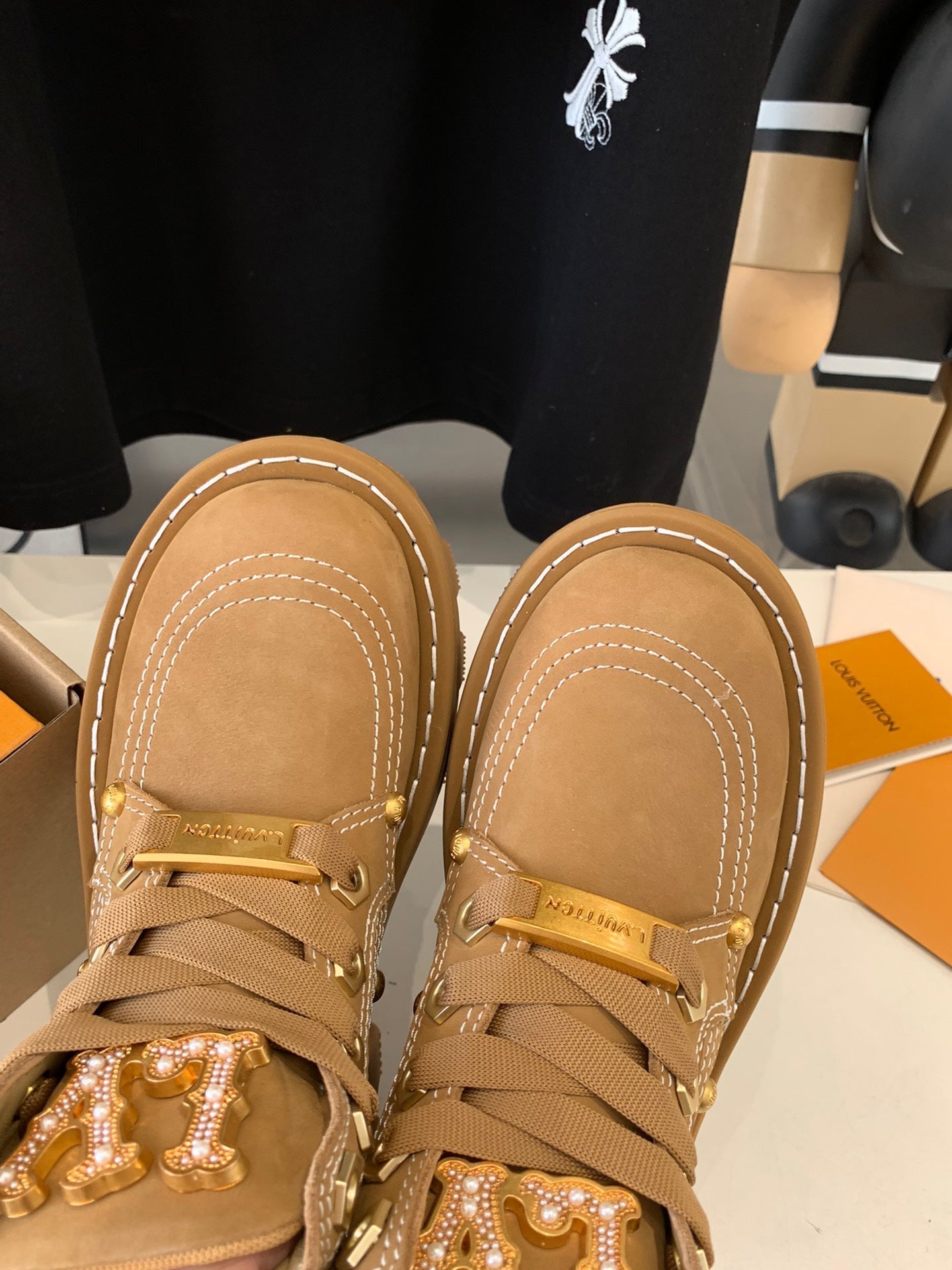 LV CHECKER ANKLE BOOT IN COPPER BROWN SUEDE - 35