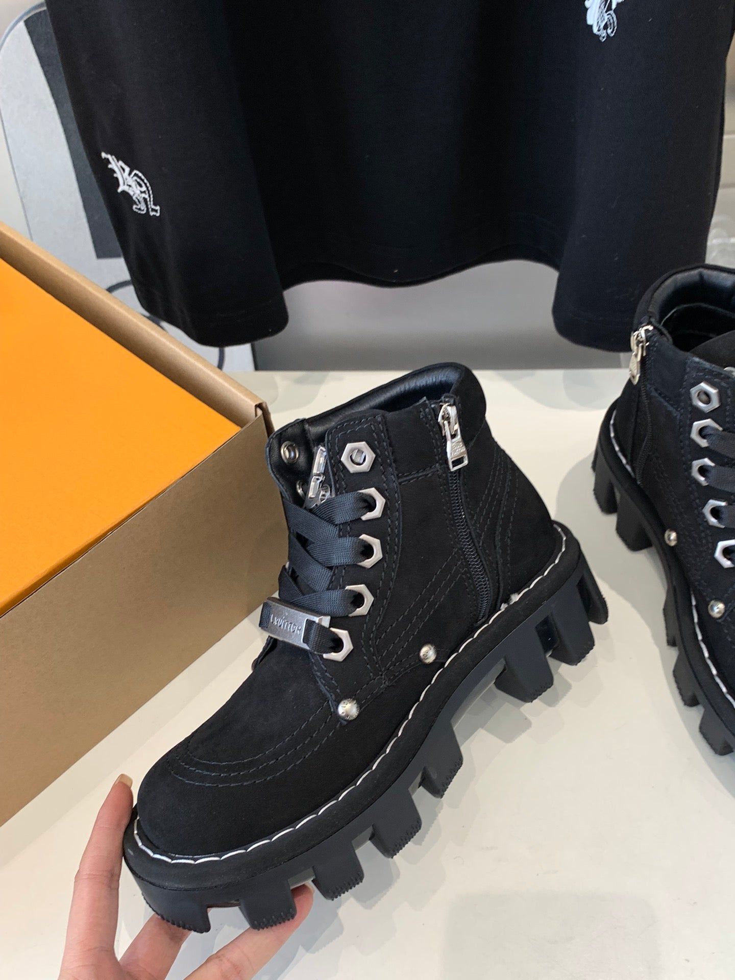 LV CHECKER ANKLE BOOT IN BLACK SUEDE - 35
