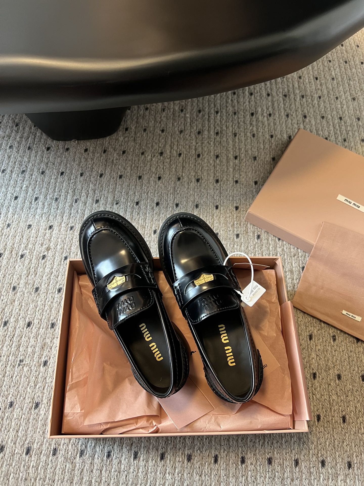 ЛОФЕРИ MIUMIU 26S 60 ММ ІЗ ЧОРНОЇ ГЛЯНЦЕВОЇ ШКІРИ ТЕЛЯТИ