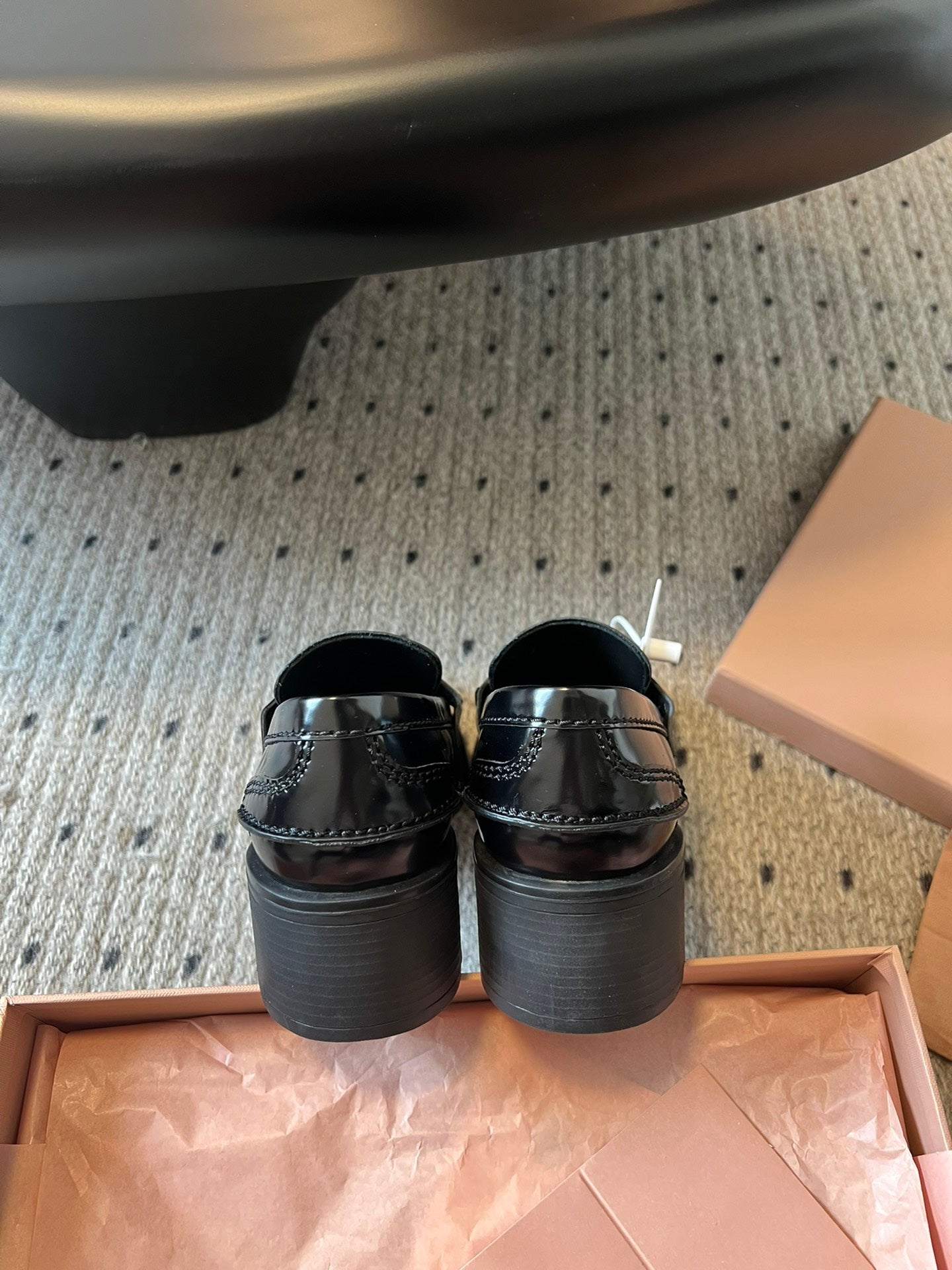 ЛОФЕРИ MIUMIU 26S 60 ММ ІЗ ЧОРНОЇ ГЛЯНЦЕВОЇ ШКІРИ ТЕЛЯТИ
