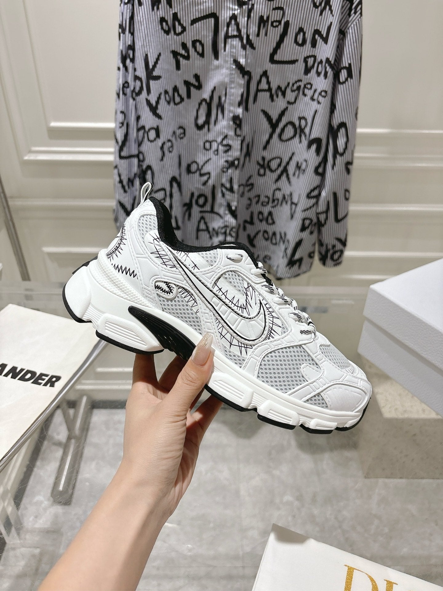DIOR 25S CHRONO SNEAKER 45MM IN MESH WITH WHITE AND BLACK CALFSKIN - 35
