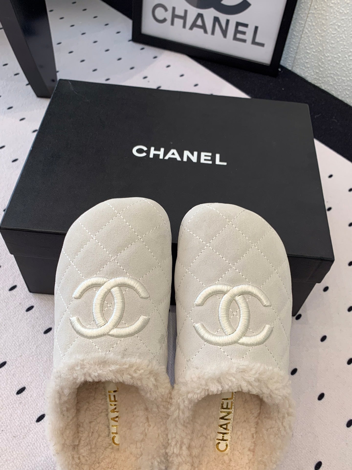 FLAT MULE IN BEIGE SUEDE AND LAMB FUR LINING - 35