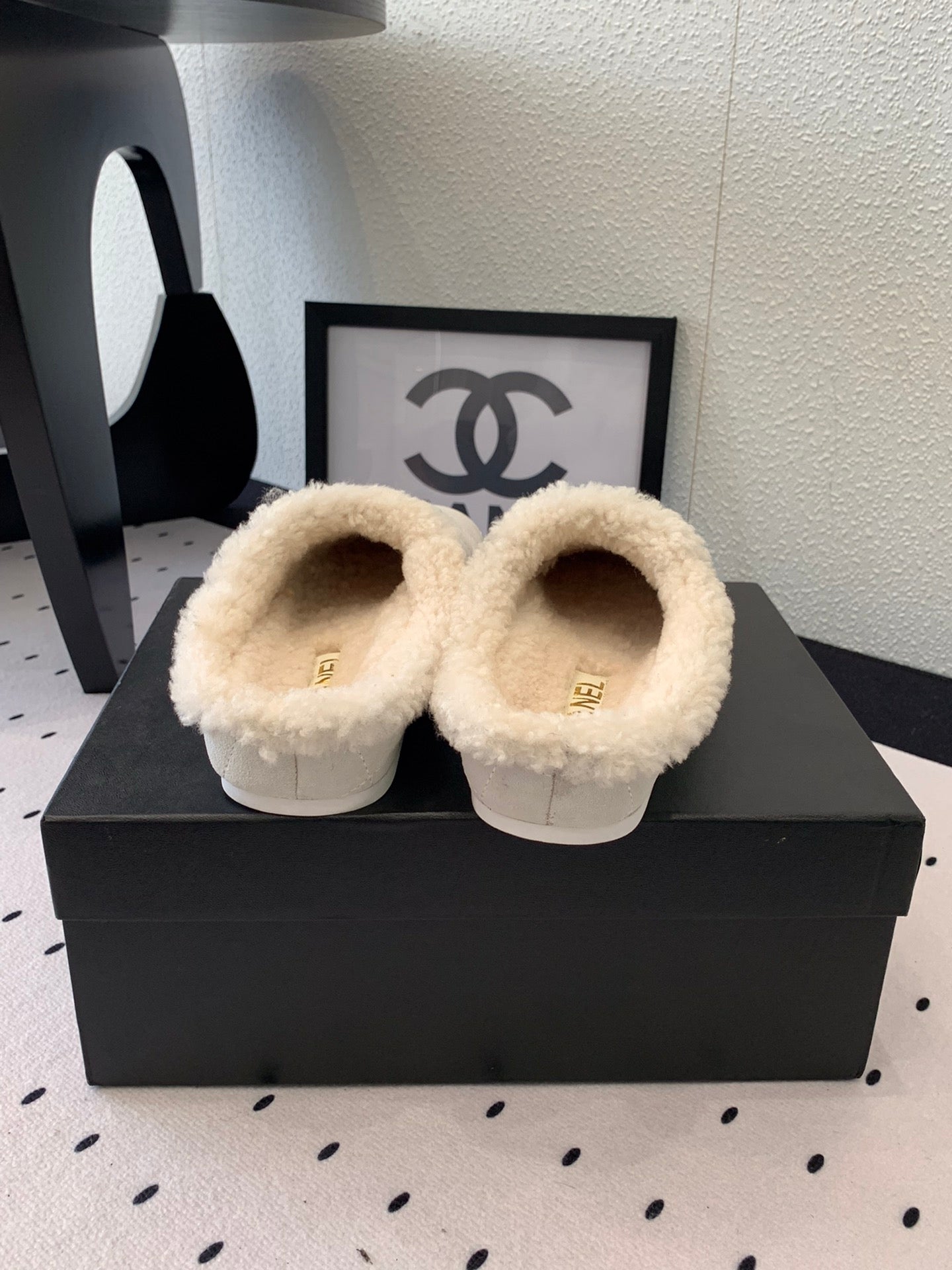 FLAT MULE IN BEIGE SUEDE AND LAMB FUR LINING - 35