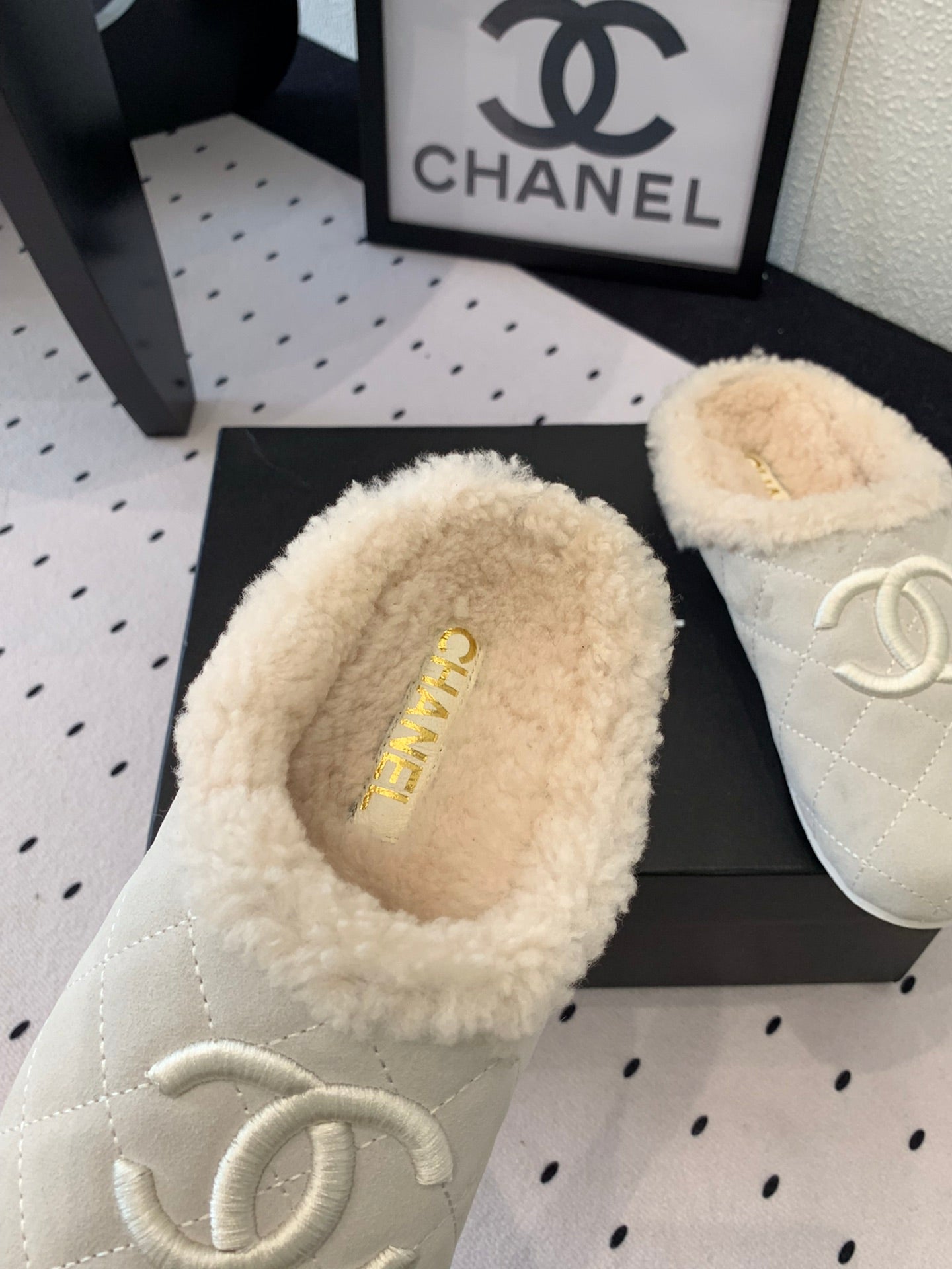FLAT MULE IN BEIGE SUEDE AND LAMB FUR LINING - 35