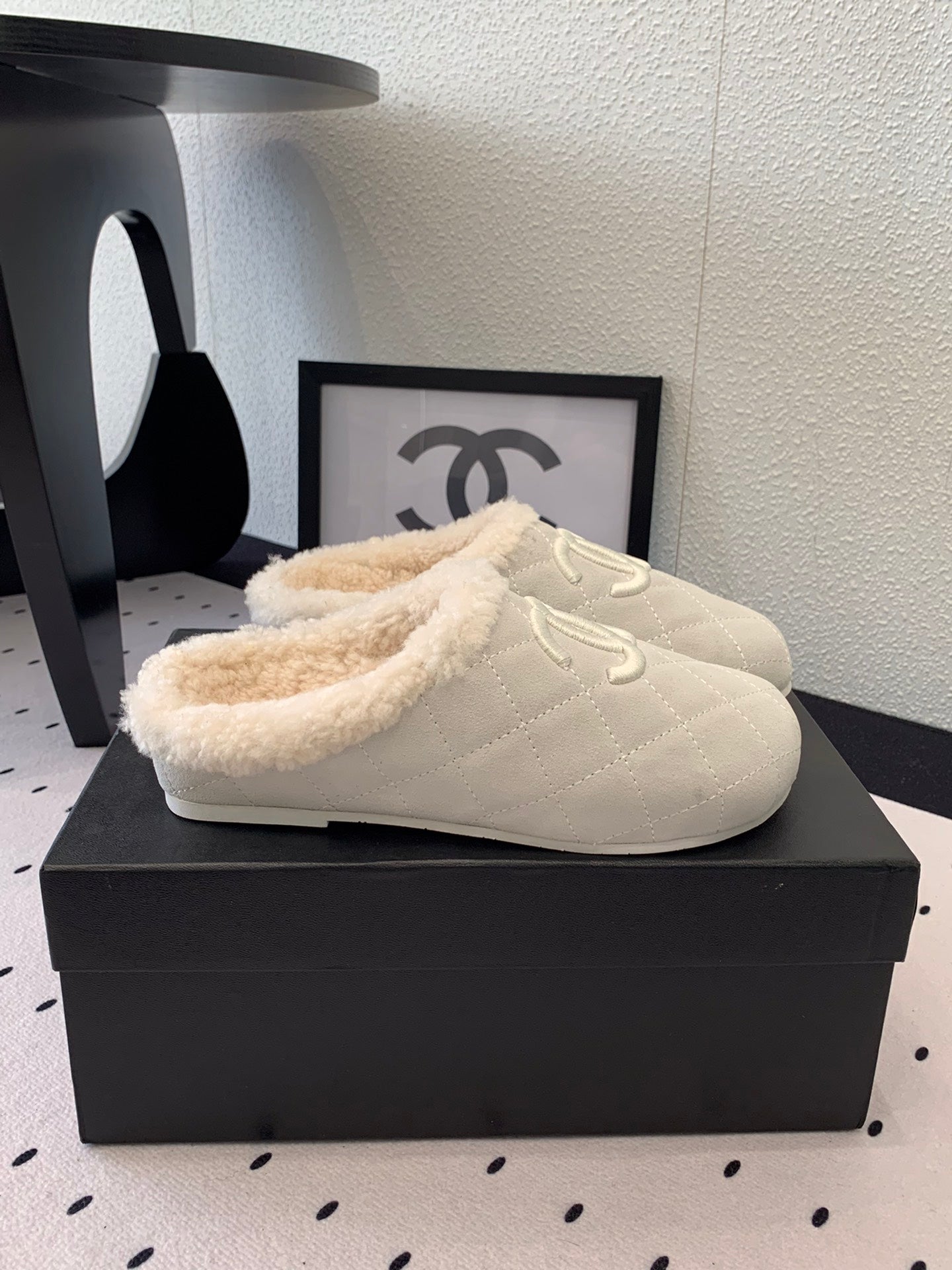 FLAT MULE IN BEIGE SUEDE AND LAMB FUR LINING - 35