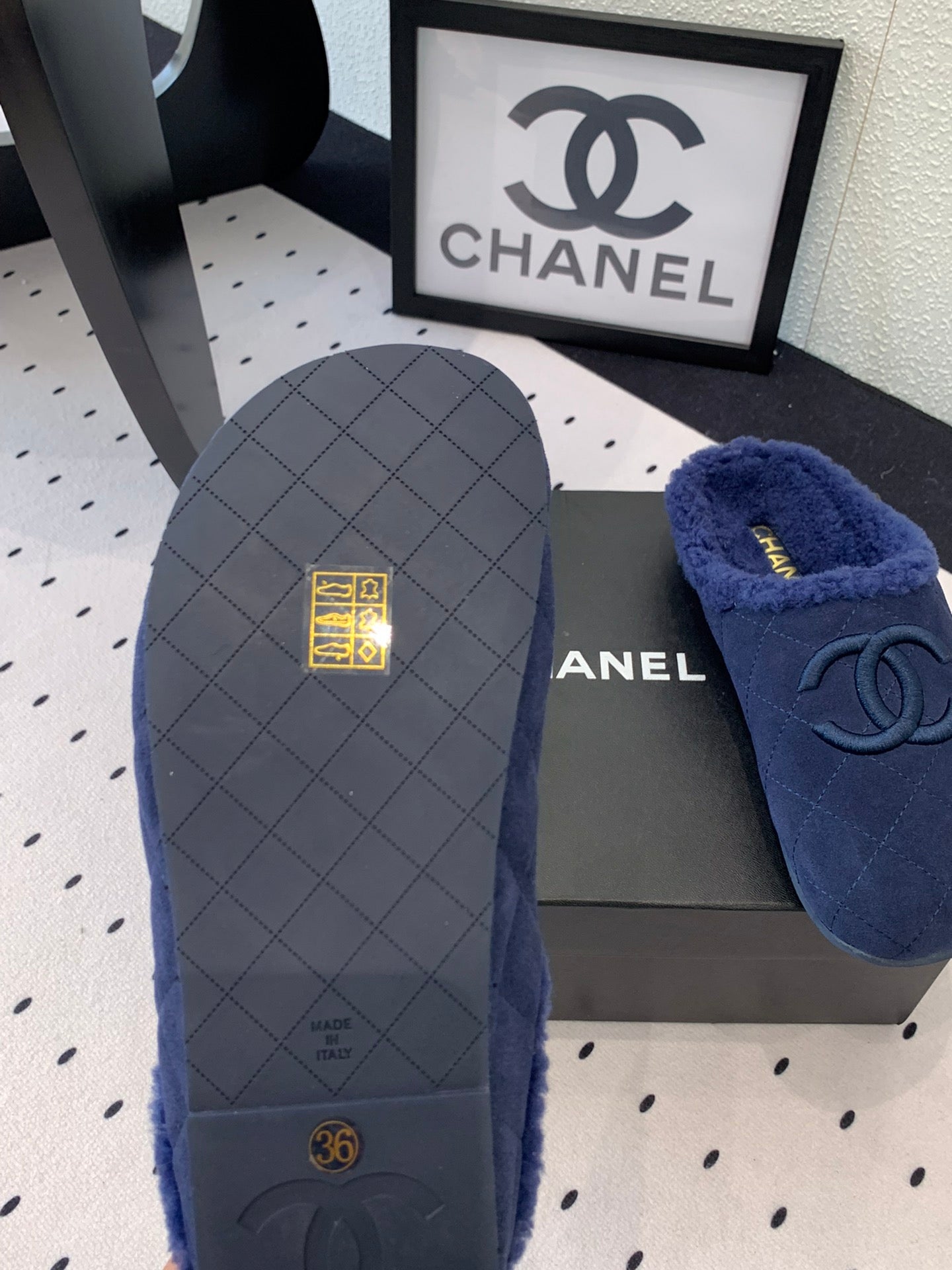 FLAT MULE IN NAVY BLUE SUEDE AND LAMB FUR LINING - 35