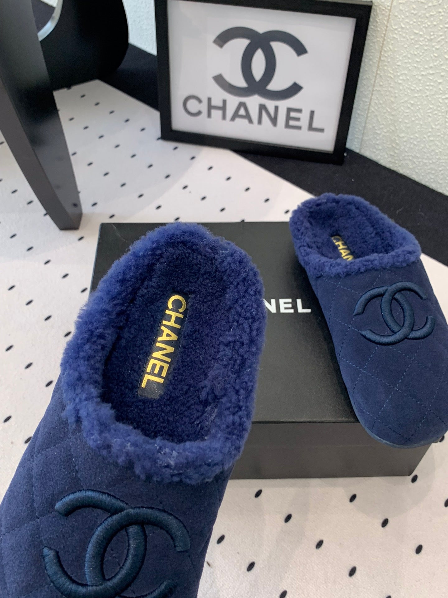 FLAT MULE IN NAVY BLUE SUEDE AND LAMB FUR LINING - 35