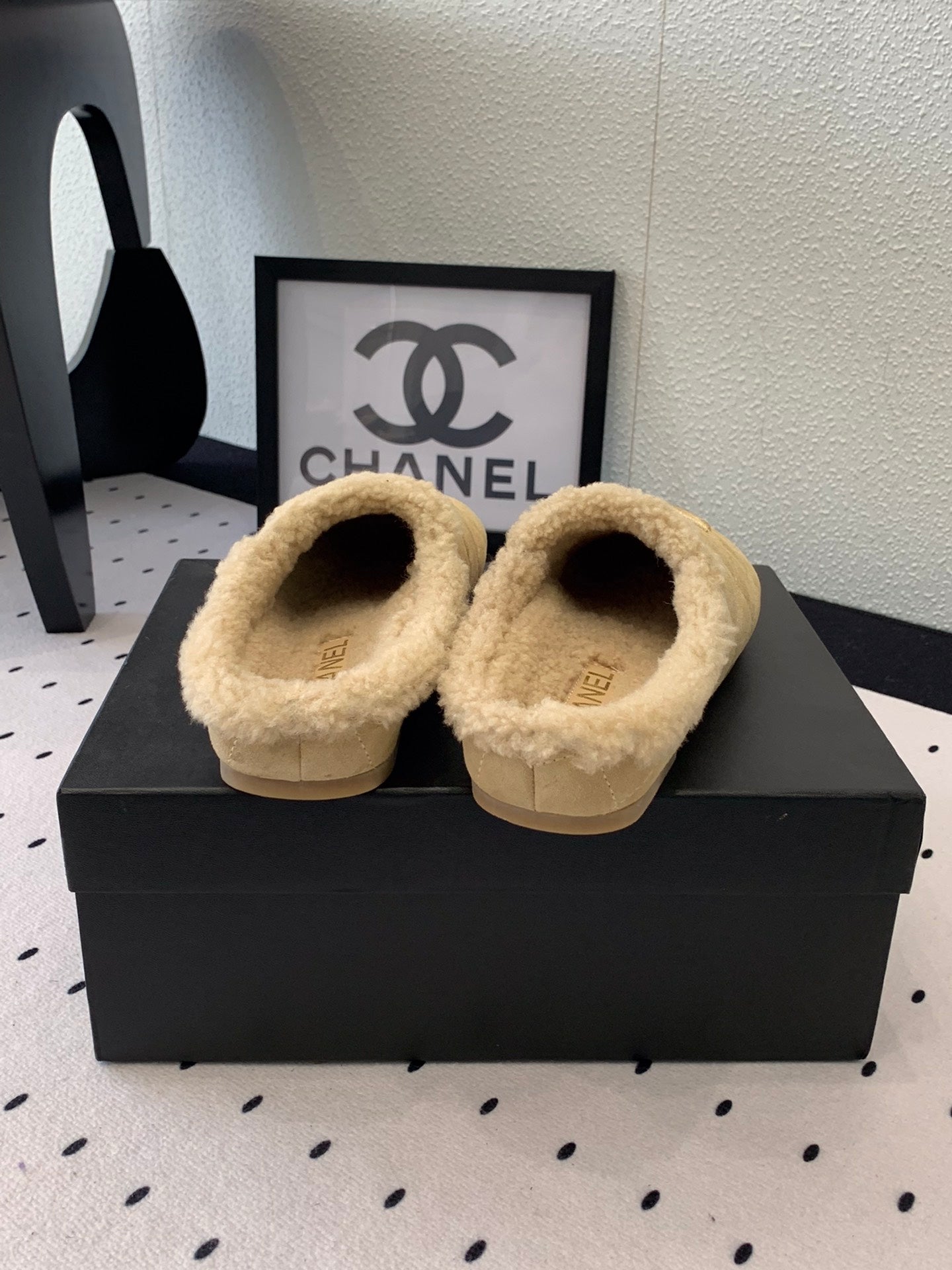 FLAT MULE IN TORTILLA BROWN SUEDE AND LAMB FUR LINING - 35