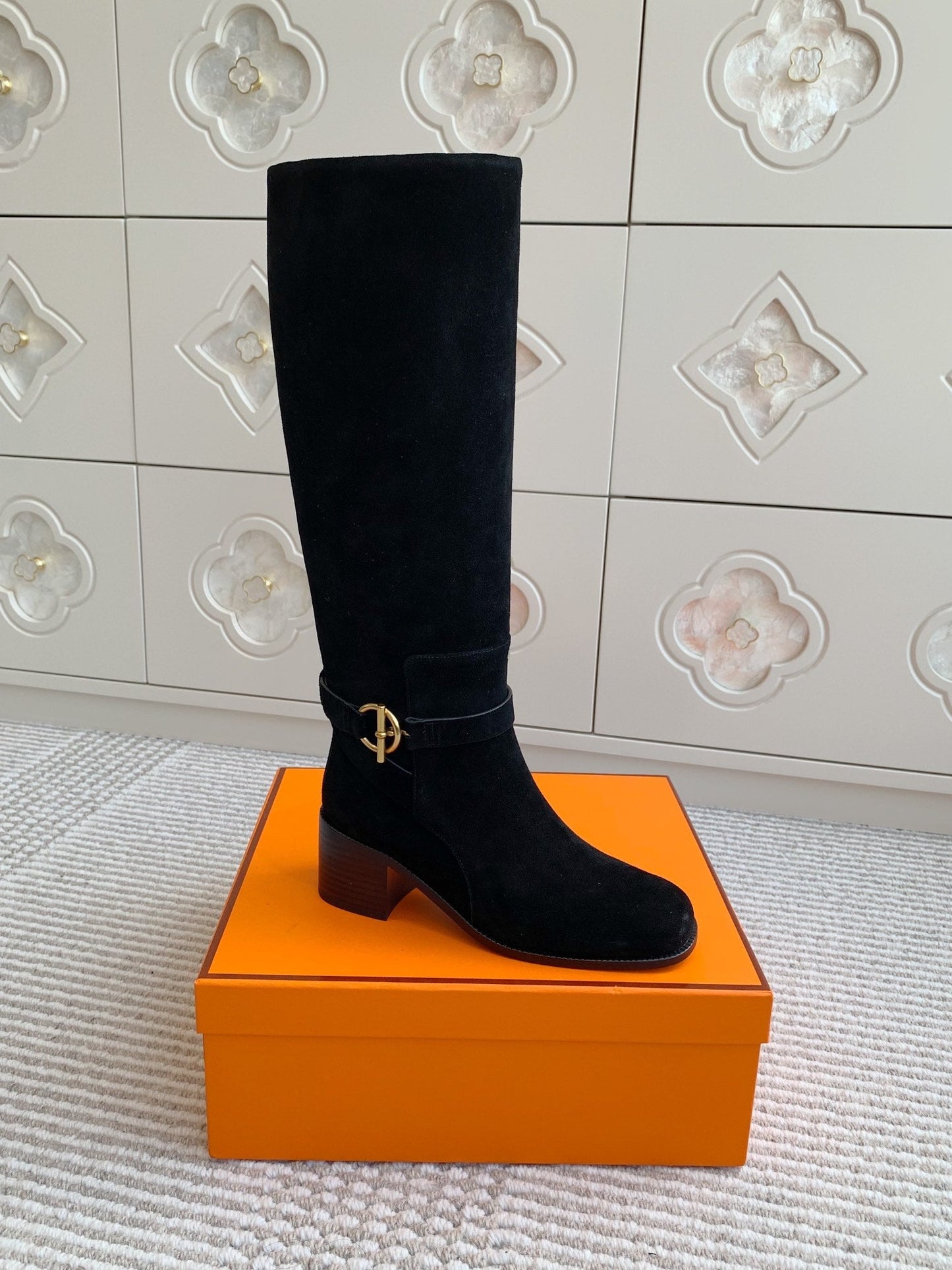 HM 25S TALL BOOTS 50 MM IN BLACK SUEDE WITH GOLD HARDWARE - 35