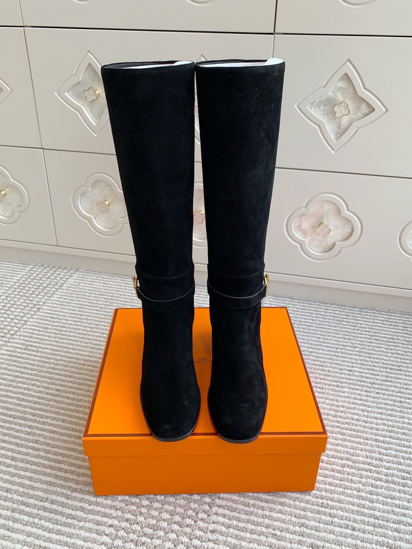 HM 25S TALL BOOTS 50 MM IN BLACK SUEDE WITH GOLD HARDWARE - 35