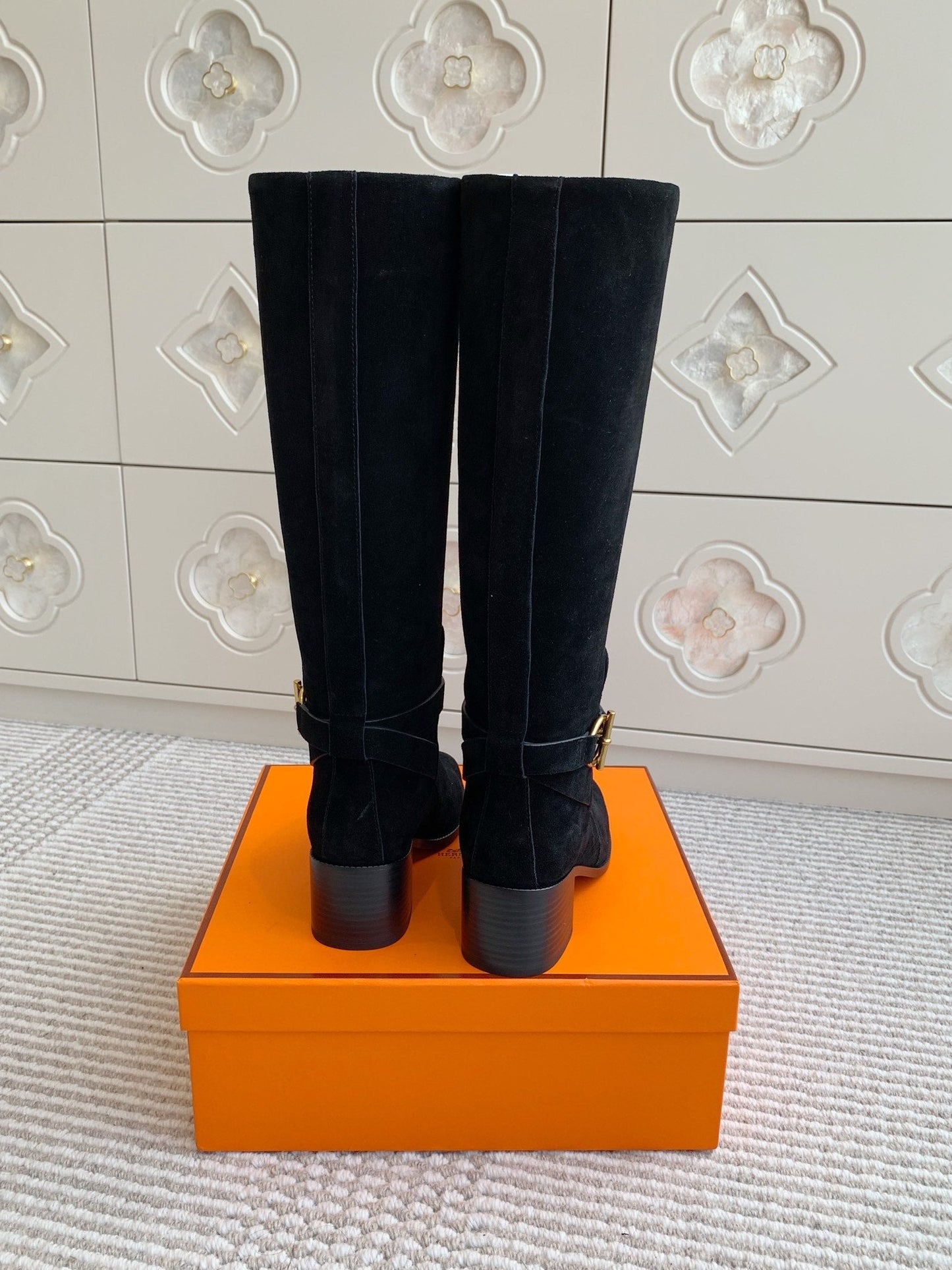 HM 25S TALL BOOTS 50 MM IN BLACK SUEDE WITH GOLD HARDWARE - 35