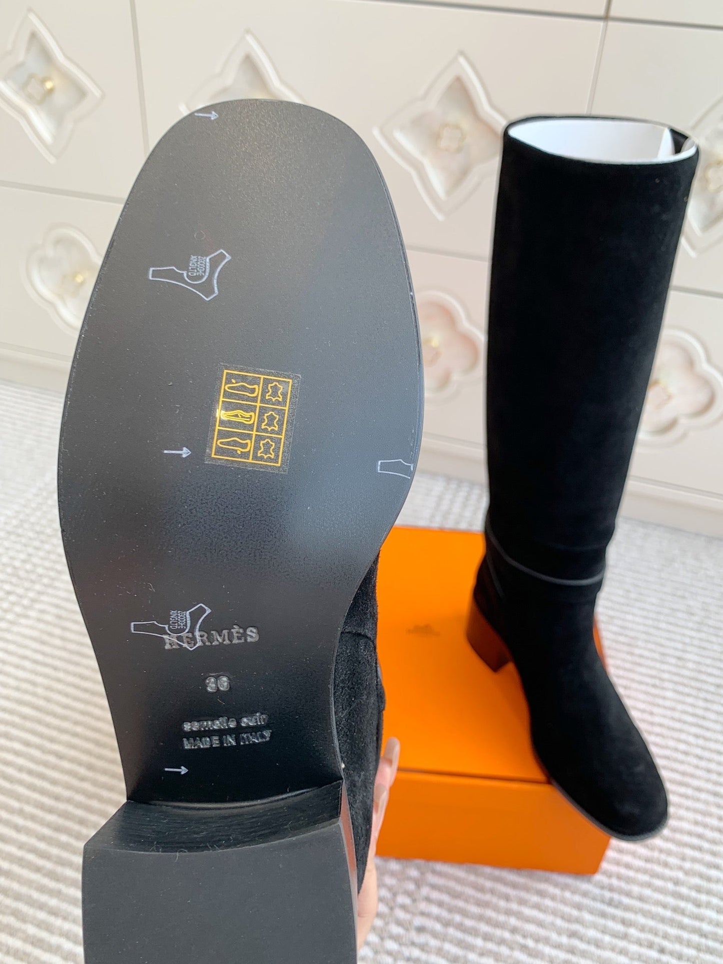 HM 25S TALL BOOTS 50 MM IN BLACK SUEDE WITH GOLD HARDWARE - 35