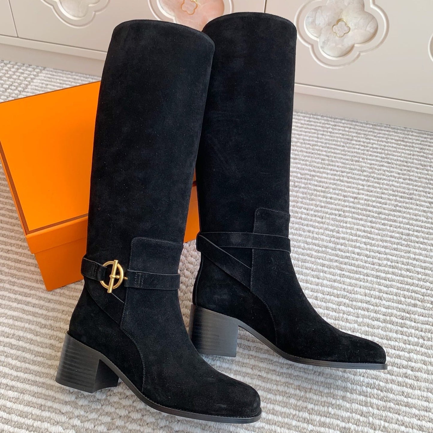 HM 25S TALL BOOTS 50 MM IN BLACK SUEDE WITH GOLD HARDWARE - 35