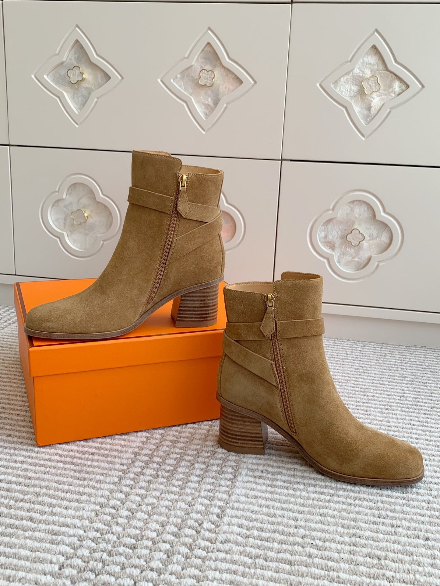 HM 25S ANKLE BOOTS 50 MM IN BROWN SUEDE WITH GOLD HARDWARE - 35