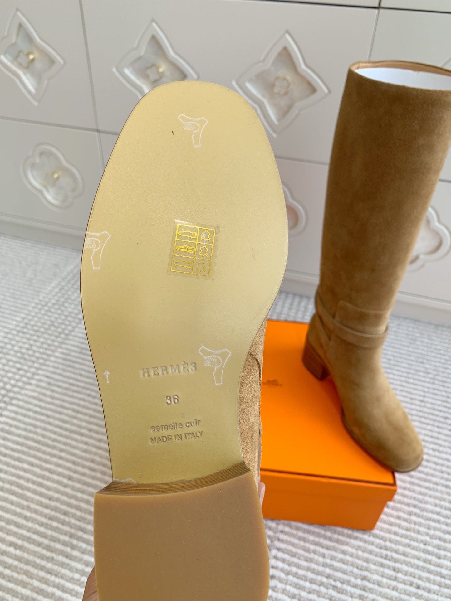 HM 25S TALL BOOTS 50 MM IN BROWN SUEDE WITH GOLD HARDWARE - 35