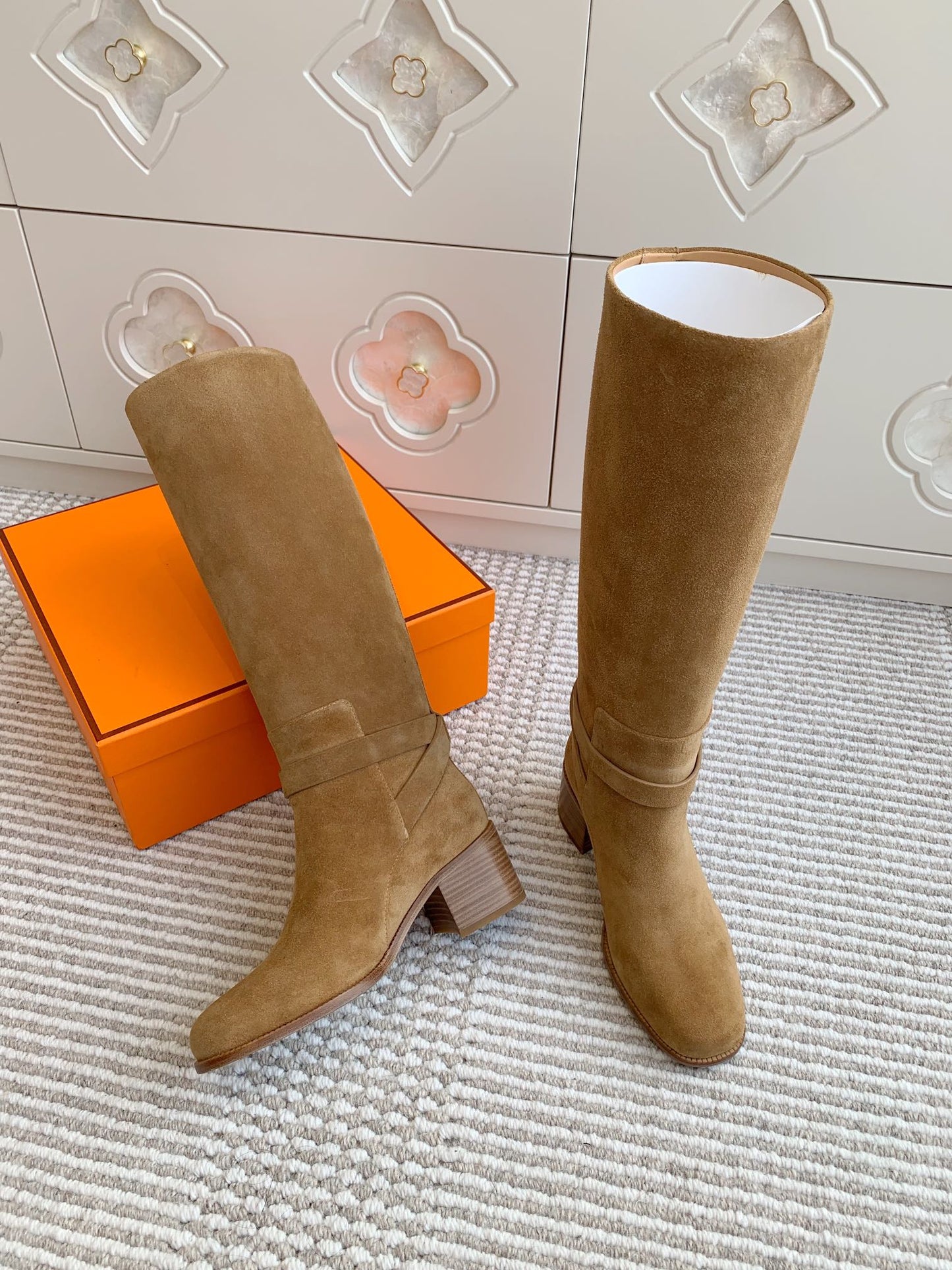 HM 25S TALL BOOTS 50 MM IN BROWN SUEDE WITH GOLD HARDWARE - 35